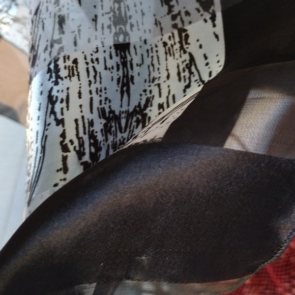 Picasso Scarf - Picture 7 of 7